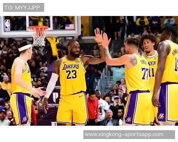 苏群分析湖人詹东里合体遭遇惨败期待半决赛文班复出对决雷霆